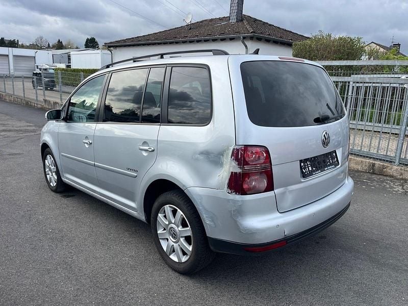 Gebraucht VW Touran 105 PS (77 kW) 2008 Silber Van / Kleinbus