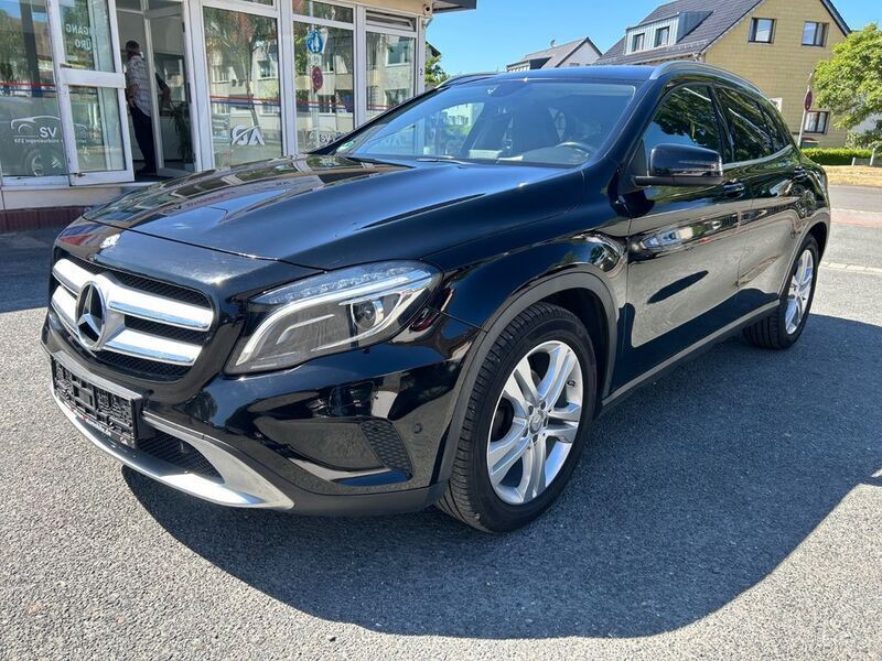 Schwarz Gebraucht 2014 Mercedes GLA200 Urban SUV | 15.450 € (Fairer Preis) - Bild 1/4