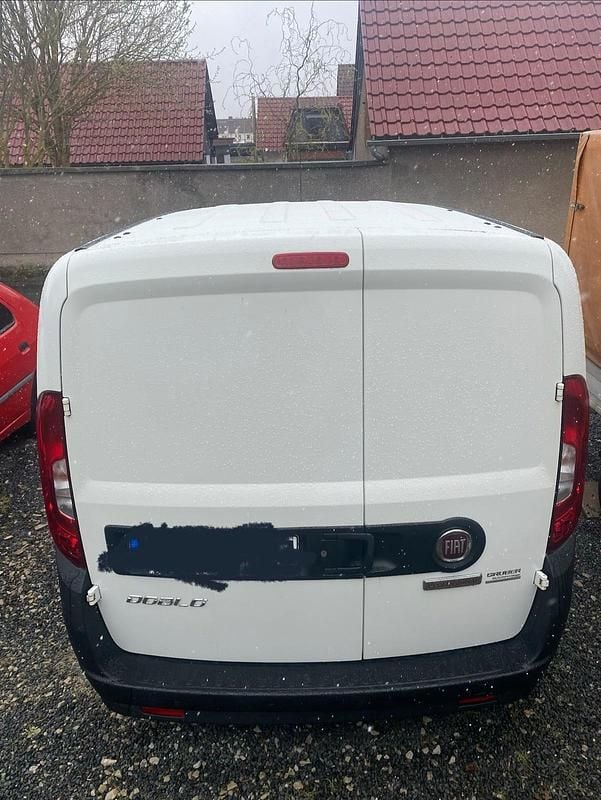 Gebraucht Fiat Doblò 80 PS (58 kW) 2017 Weiß Van / Kleinbus