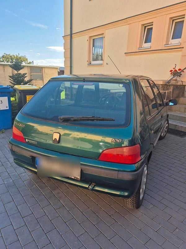 Grün Gebraucht 1999 Peugeot 106 Kleinwagen | 1.500 € (Fairer Preis) - Bild 1/4