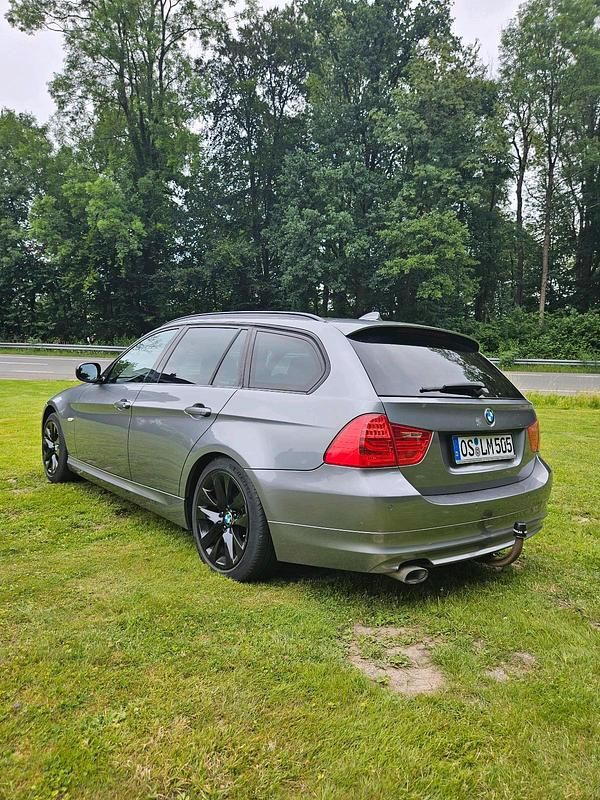 Gebraucht 2011 BMW 320 Shadowline Kombi | 6.200 € - Bild 1/4