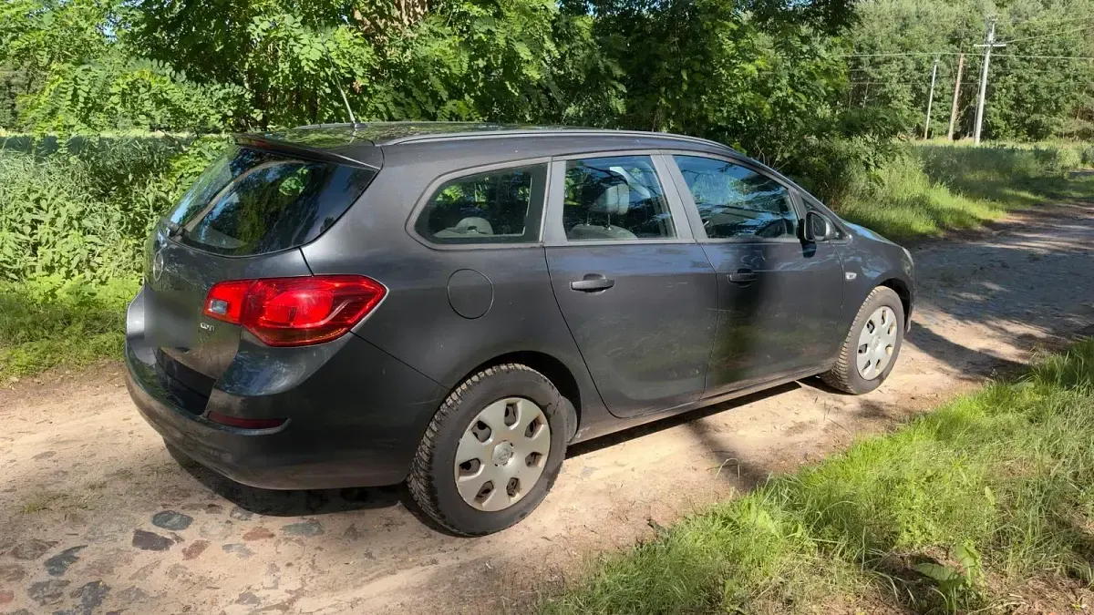 Gebraucht Opel Astra 125 PS (91 kW) 2011 Kombi