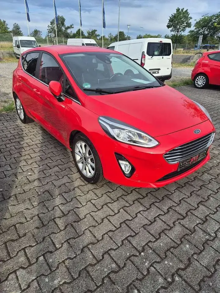 Gebraucht Ford Fiesta Cool & Connect 75 PS (55 kW) 2020 Rot Kleinwagen