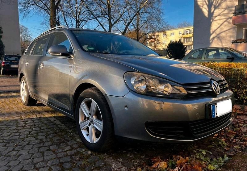 Grau Gebraucht 2020 VW Golf VIII Kombi | 5.150 € (Superpreis) - Bild 1/4