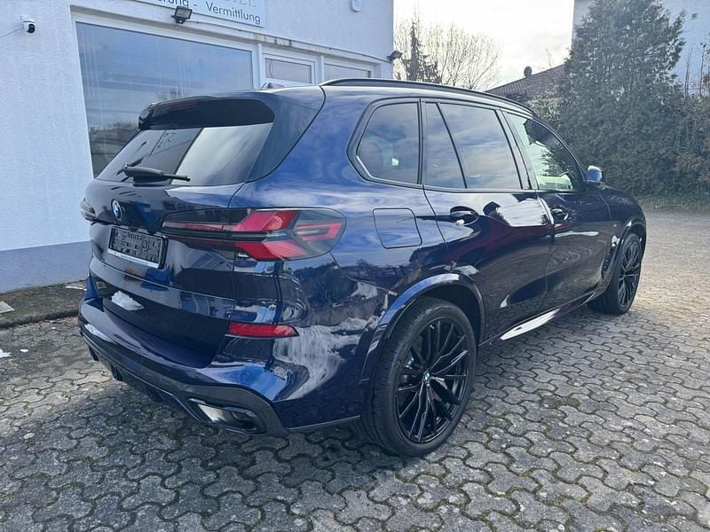 Second-hand BMW X5 Shadowline 352 CP (258 kW) 2024 Albastru SUV