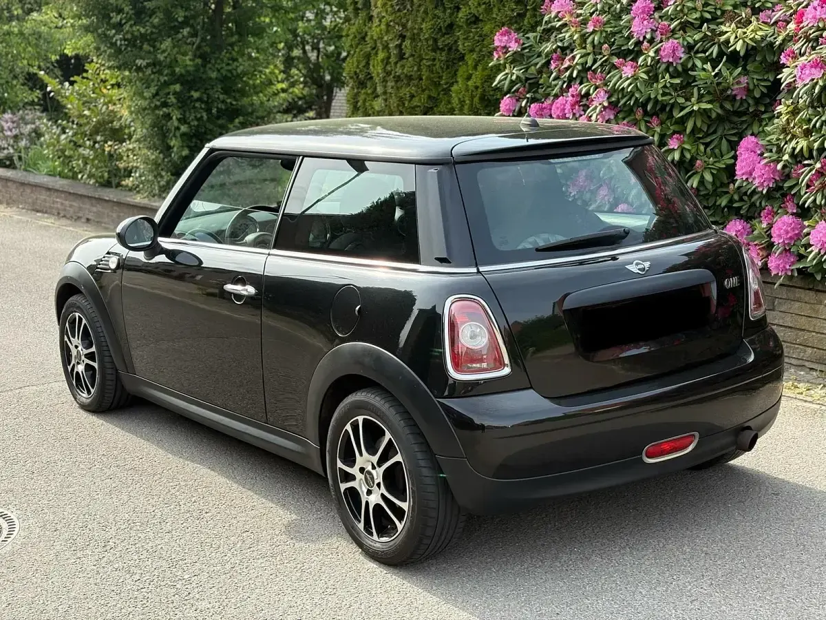 Używany Mini Cooper 75 KM (55 kW) 2009 Czarny Hatchback