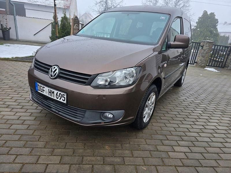 Braun Gebraucht 2011 VW Caddy Trendline Van / Kleinbus | 6.200 € (Guter Preis) - Bild 1/4