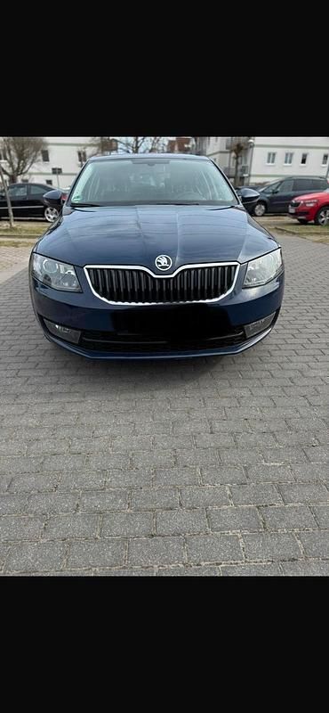 Gebraucht Skoda Octavia 150 PS (110 kW) 2015 Blau Kleinwagen