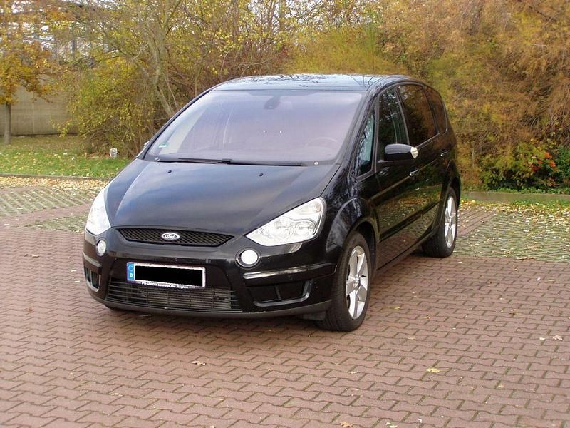 Gebraucht Ford S-MAX Titanium 140 PS (102 kW) 2019 Schwarz Van / Kleinbus