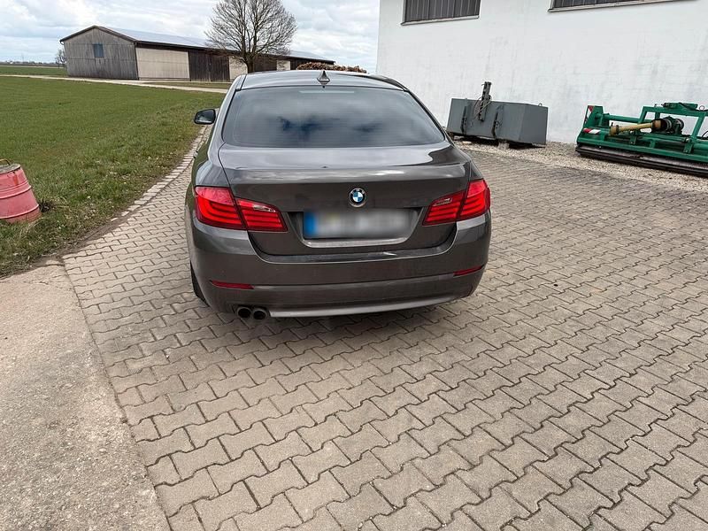 Gebraucht BMW 523 204 PS (150 kW) 2010 Braun Limousine