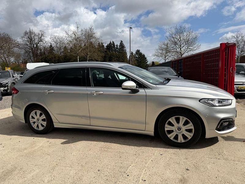Gebraucht Ford Mondeo Titanium 190 PS (139 kW) 2022 Grau Limousine