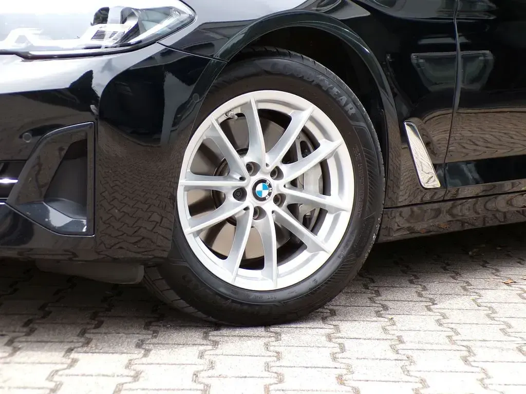 Gebraucht BMW 540 333 PS (244 kW) 2023 Schwarz Limousine