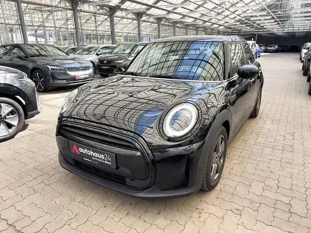 Gebraucht Mini Cooper Classic 136 PS (100 kW) 2023 Schwarz Kleinwagen