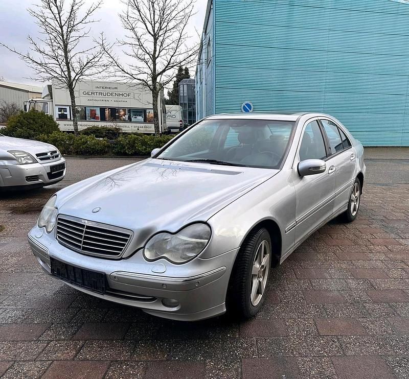 Gebraucht Mercedes C320 218 PS (160 kW) 2001 Silber Limousine