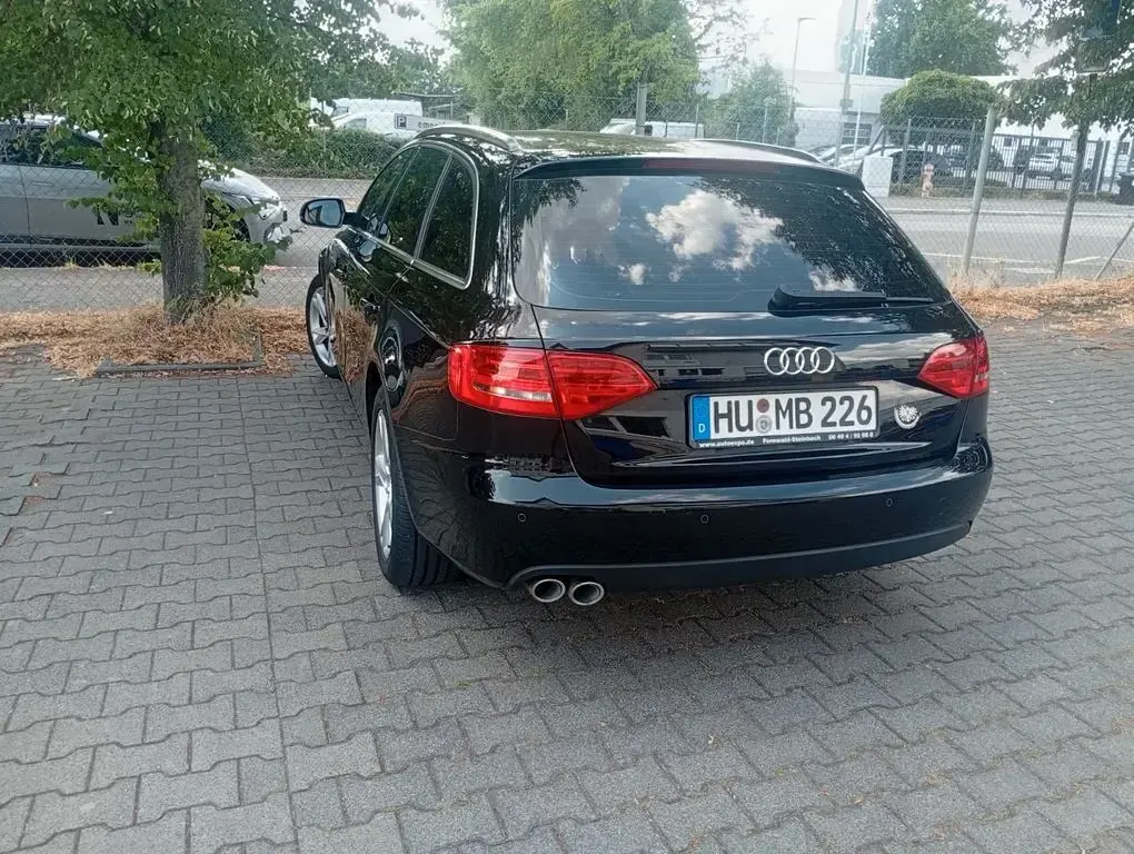 Gebraucht Audi A4 Ambiente 143 PS (105 kW) 2011 Schwarz Kombi