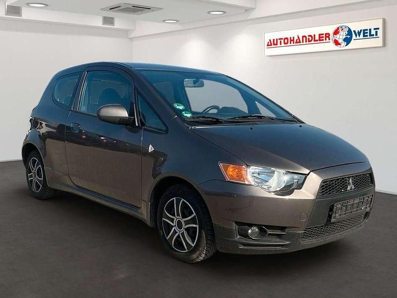Gebraucht Mitsubishi Colt Plus 95 PS (69 kW) 2012 Braun Kleinwagen