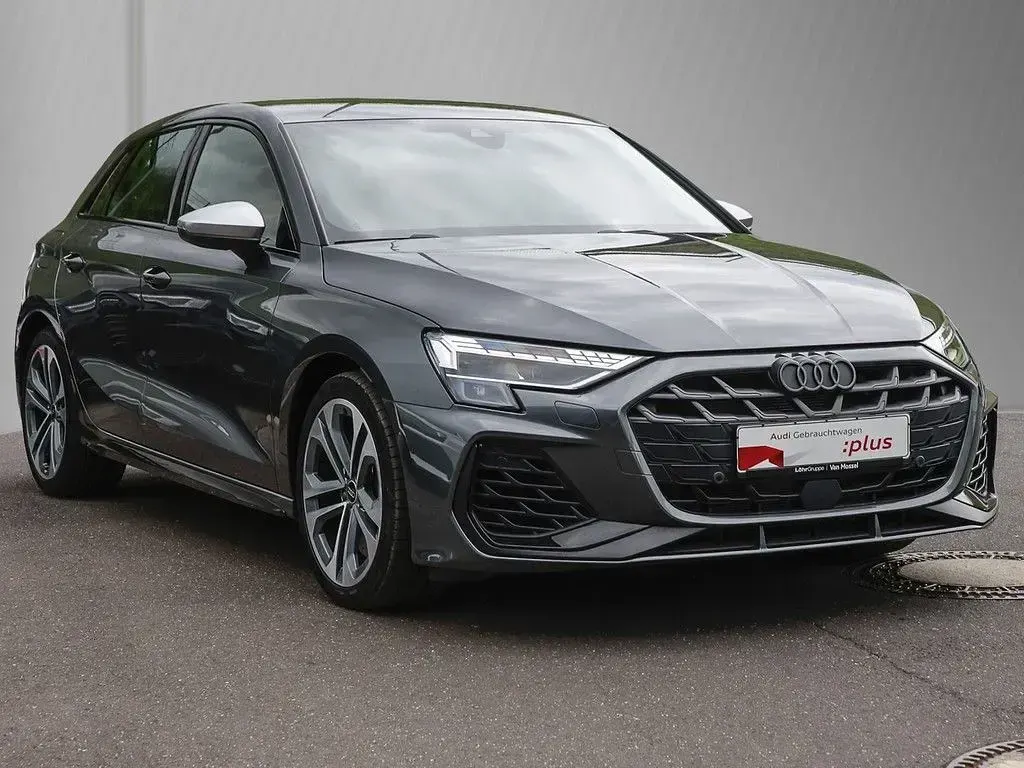 Gebraucht Audi S3 Sport 333 PS (244 kW) 2025 Grau Limousine
