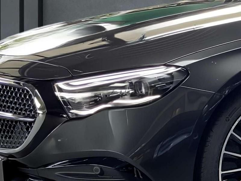 Gebraucht Mercedes E300 AMG 313 PS (230 kW) 2025 Grau Kombi