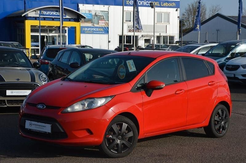 Gebraucht Ford Fiesta Trend 82 PS (60 kW) 2012 Rot Kleinwagen