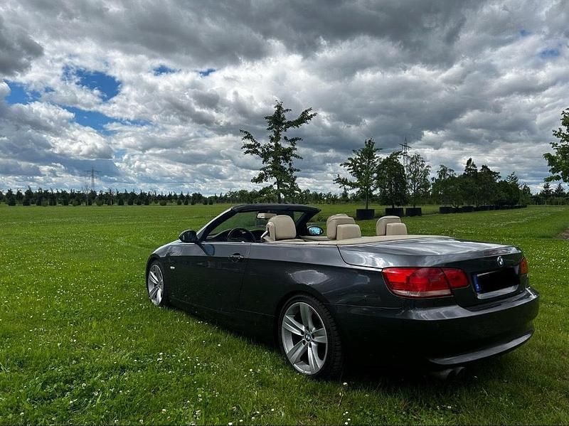 Grau Gebraucht 2007 BMW 330 Cabriolet Comfort Edition Cabrio | 8.600 € (Superpreis) - Bild 1/4