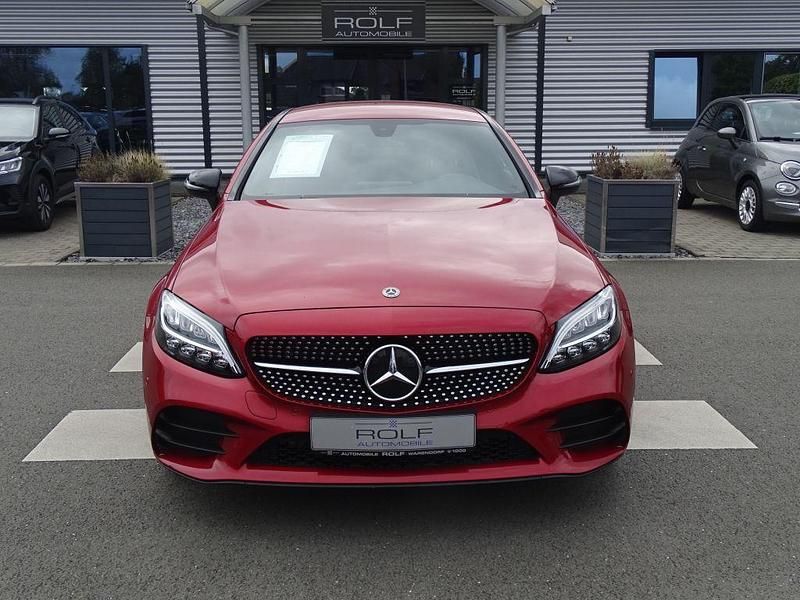Gebraucht Mercedes C180 156 PS (114 kW) 2019 Rot hyazinthrot  metalliclack (metallic) Coupé