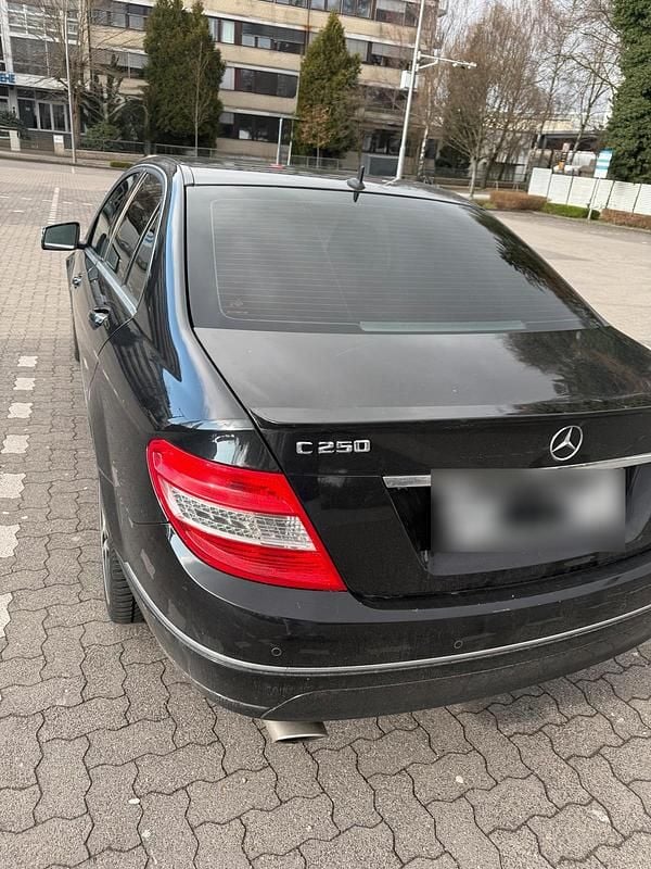 Gebraucht Mercedes C250 204 PS (150 kW) 2011 Schwarz Limousine