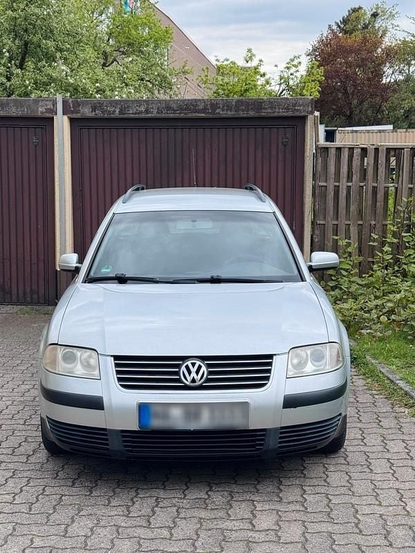 Usata VW Passat 131 CV (96 kW) 2003 Grigio Station wagon