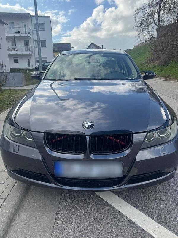 Gebraucht BMW 325 218 PS (160 kW) 2008 Grau Limousine