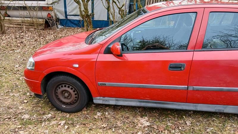 Gebraucht Opel Astra 75 PS (55 kW) 2001 Rot Kleinwagen