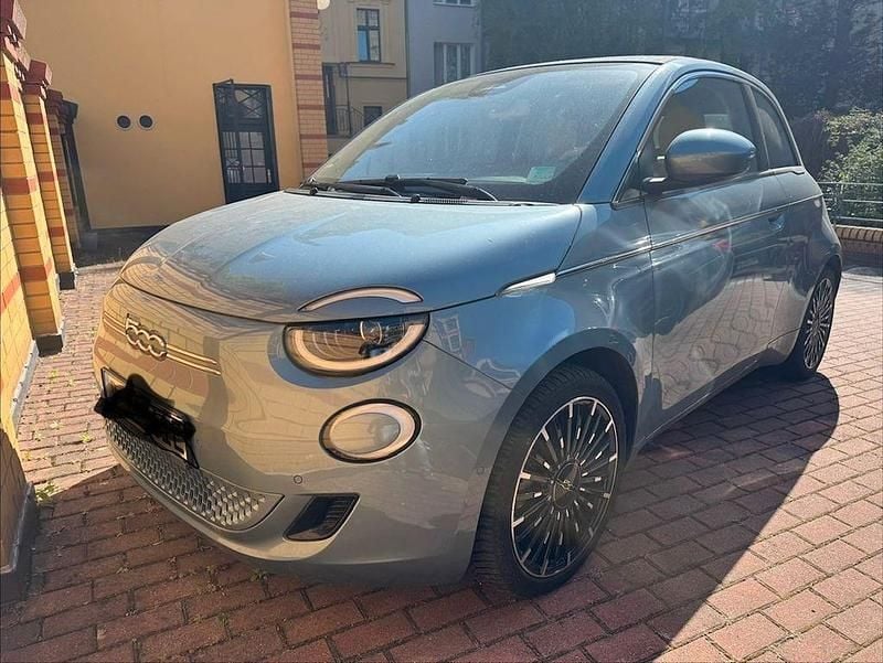 Gebraucht Fiat 500e La Prima 86 kW (118 PS) 2022 Blau Limousine