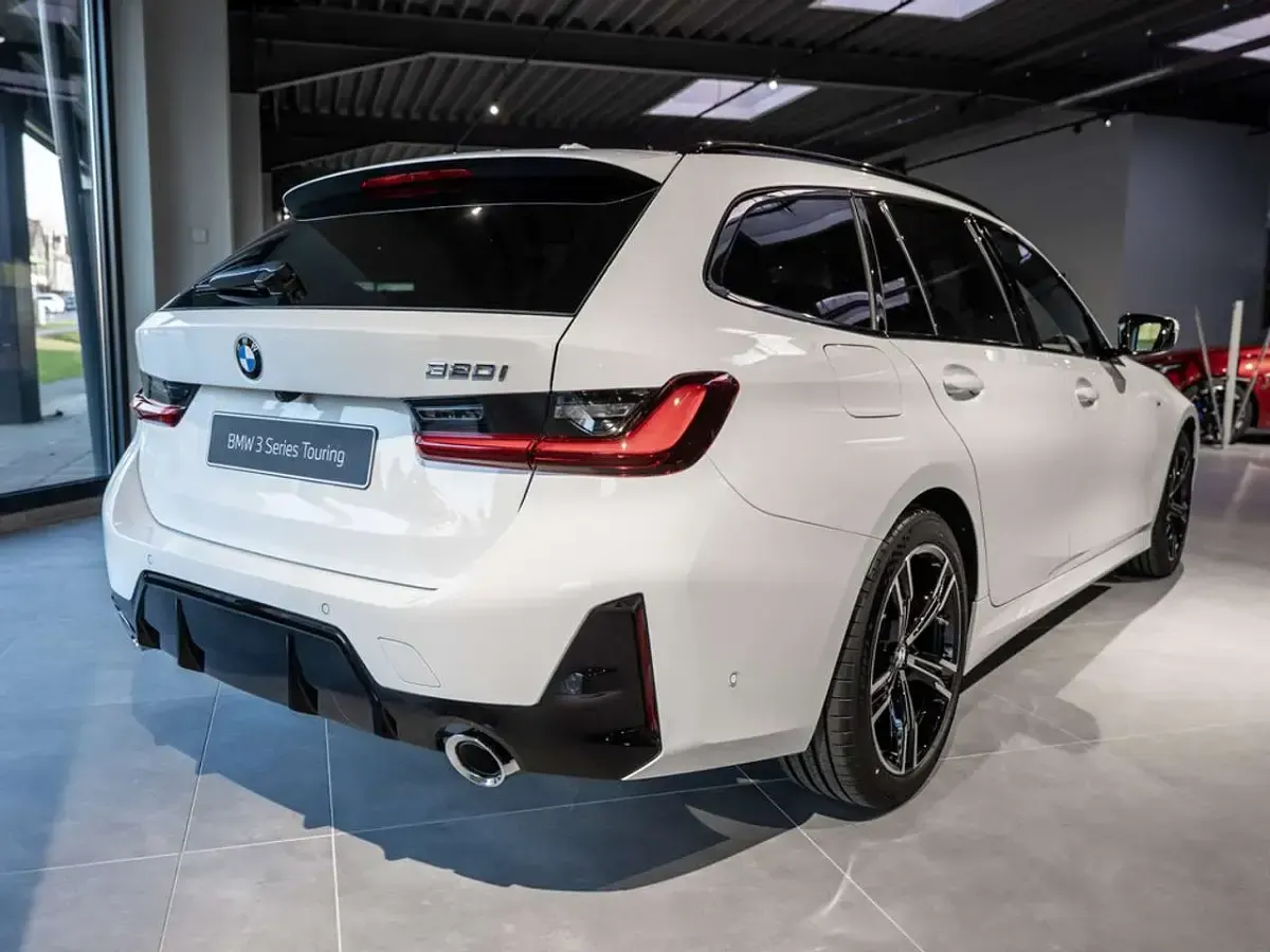 Neu BMW 320 M Sport 184 PS (135 kW) 2026 Weiß Kombi