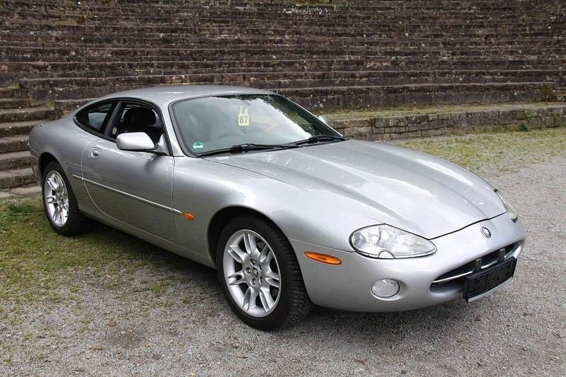 Gebraucht Jaguar XK8 284 PS (208 kW) 2000 Silber Coupé