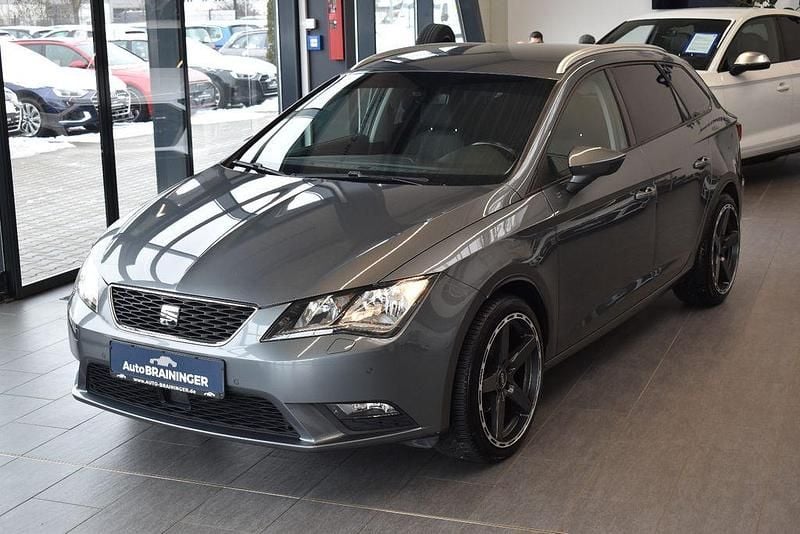 Usado Seat Leon ST Style 150 HP (110 kW) 2017 Cinzento Carrinha