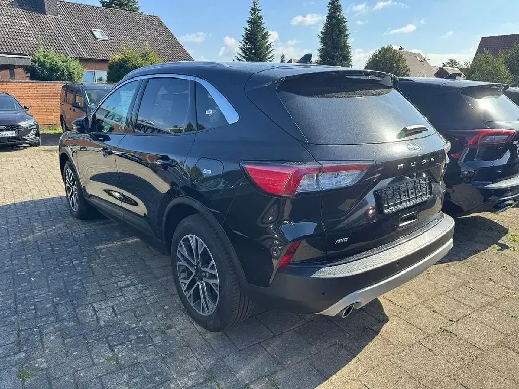 Gebraucht Ford Kuga Titanium 150 PS (110 kW) 2022 Schwarz SUV