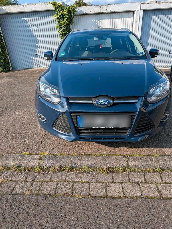 Gebraucht Ford Focus 100 PS (73 kW) 2012 Blau Kombi
