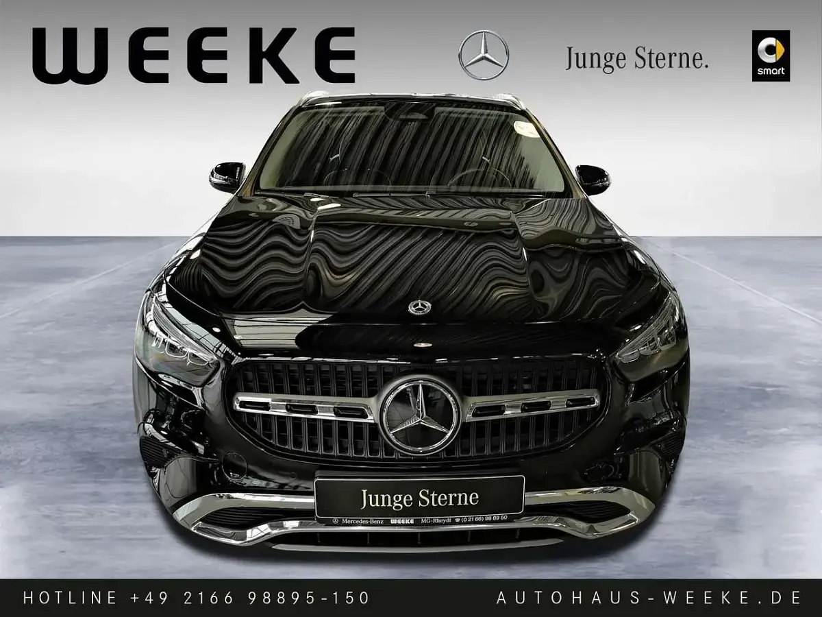 Gebraucht Mercedes GLA180 Advanced 136 PS (100 kW) 2024 Schwarz SUV