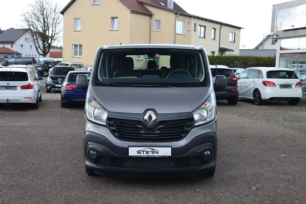 Gebraucht Renault Trafic Expression 145 PS (106 kW) 2016 Grau Van / Kleinbus