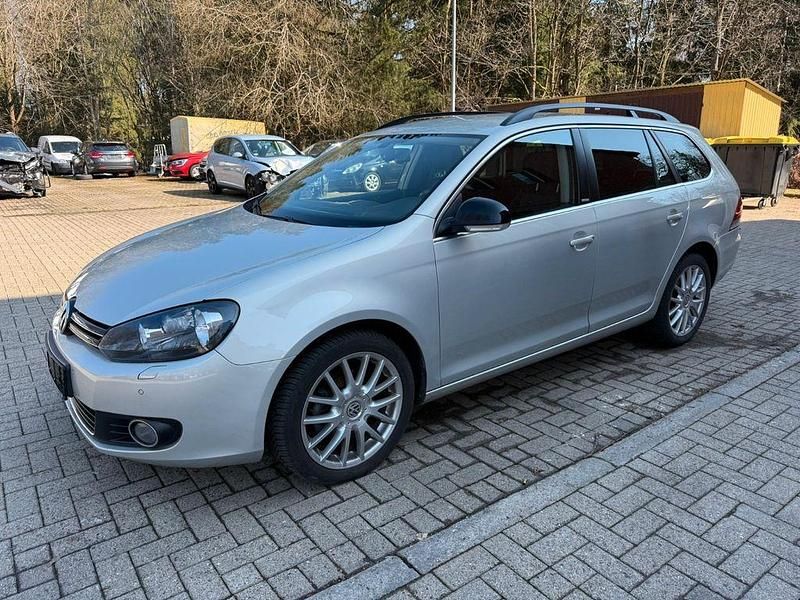 Gebraucht VW Golf VI Style 122 PS (89 kW) 2011 Grau Kleinwagen