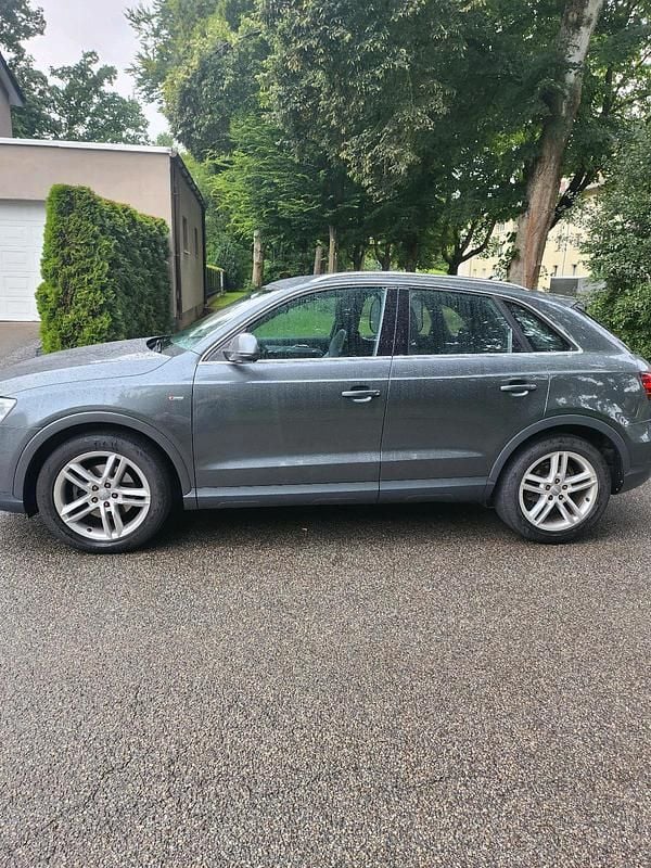 Grau Gebraucht 2014 Audi Q3 Sport SUV | 10.000 € (Fairer Preis) - Bild 1/4