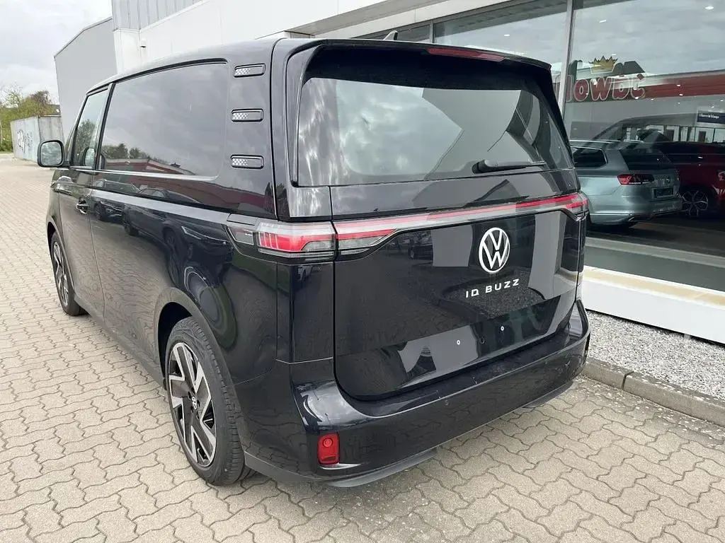 Gebraucht VW ID. Buzz 150 kW (204 PS) 2024 Deep black (metallic) Van / Kleinbus