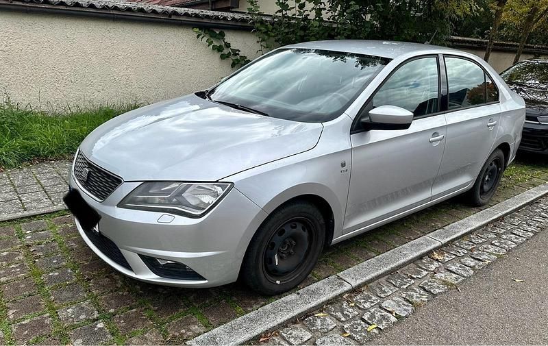 Silber Gebraucht 2013 Seat Toledo Limousine | 4.490 € (Fairer Preis) - Bild 1/4