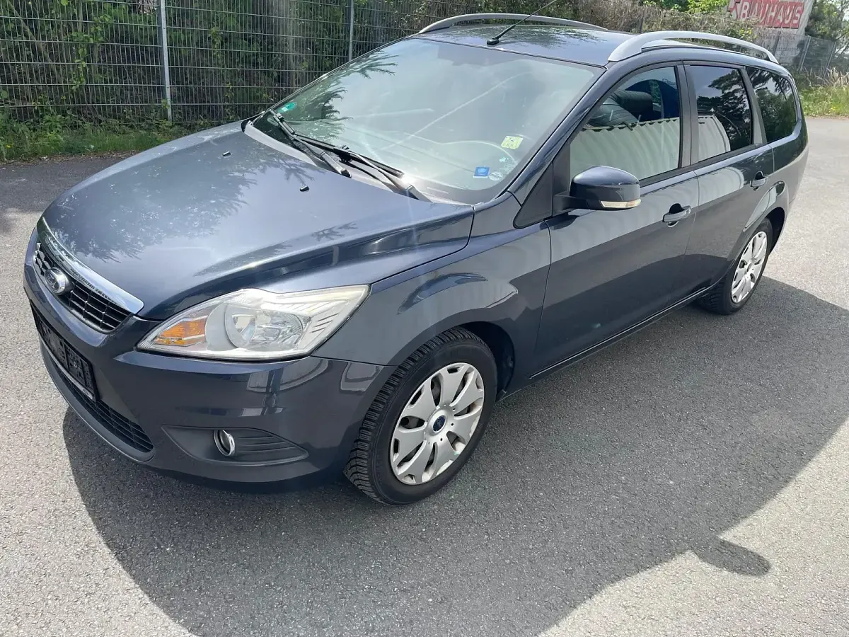 Gebraucht Ford Focus 109 PS (80 kW) 2011 Grau Kombi