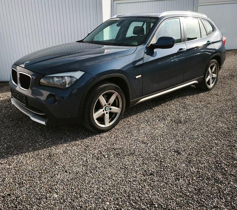 Blau Gebraucht 2011 BMW X1 Sport Line SUV | 5.600 € (Fairer Preis) - Bild 1/4