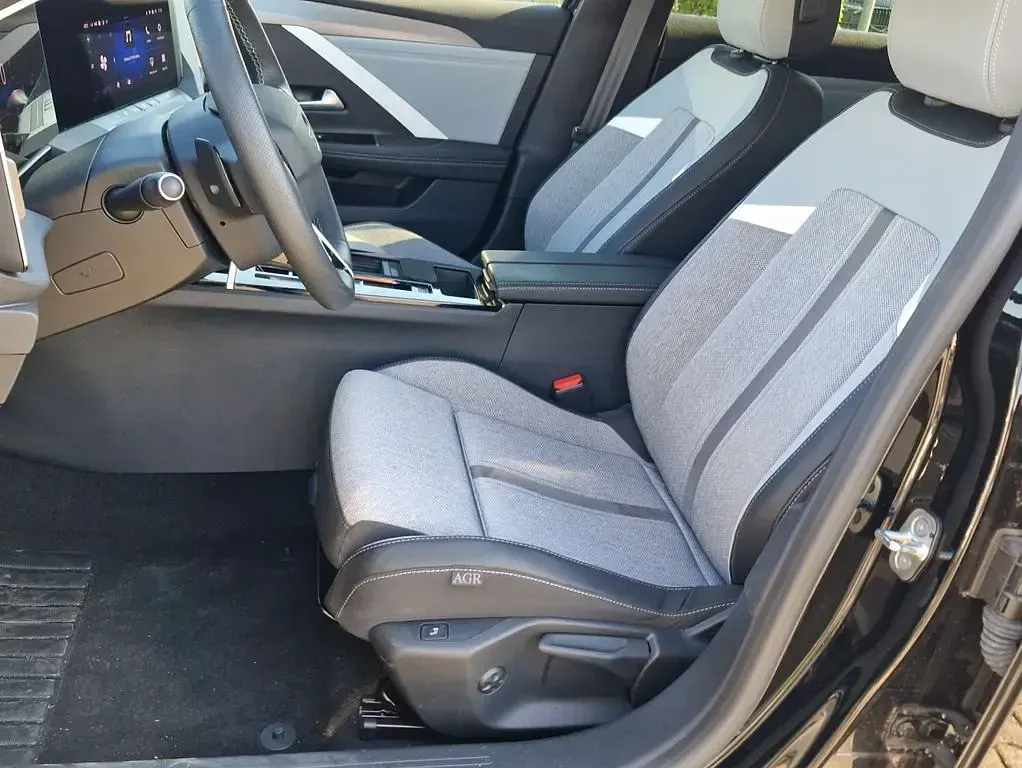 Gebraucht Opel Astra Elegance 131 PS (96 kW) 2023 Schwarz Kleinwagen