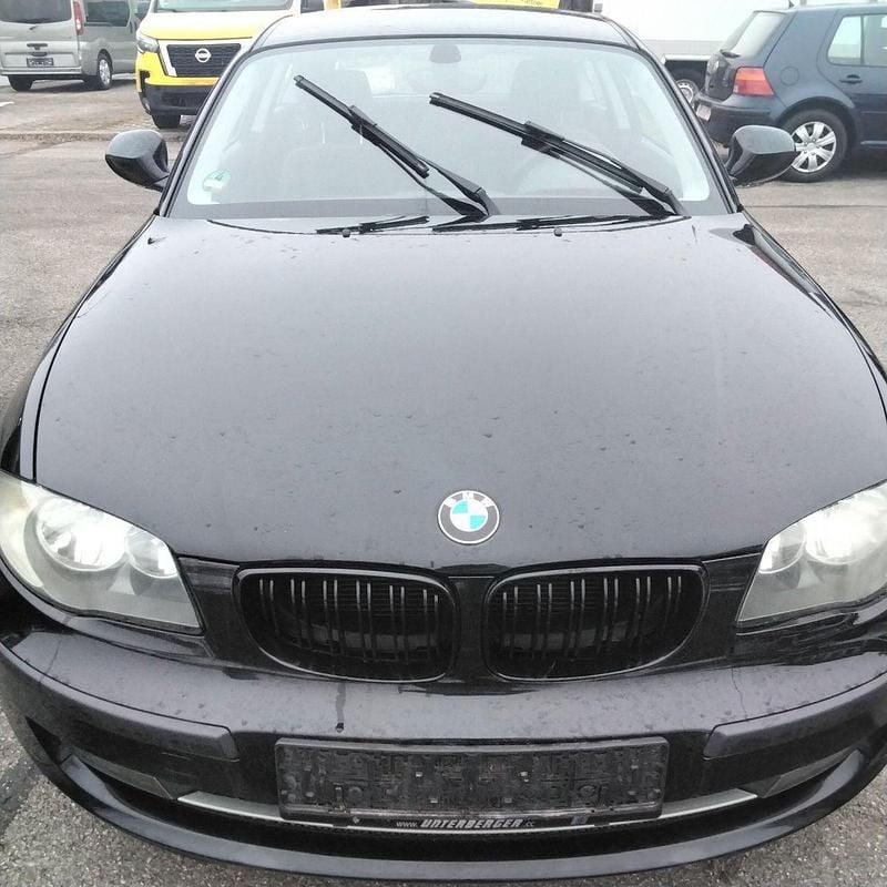 Gebraucht BMW 116 Sport Line 122 PS (89 kW) 2010 Schwarz Kleinwagen