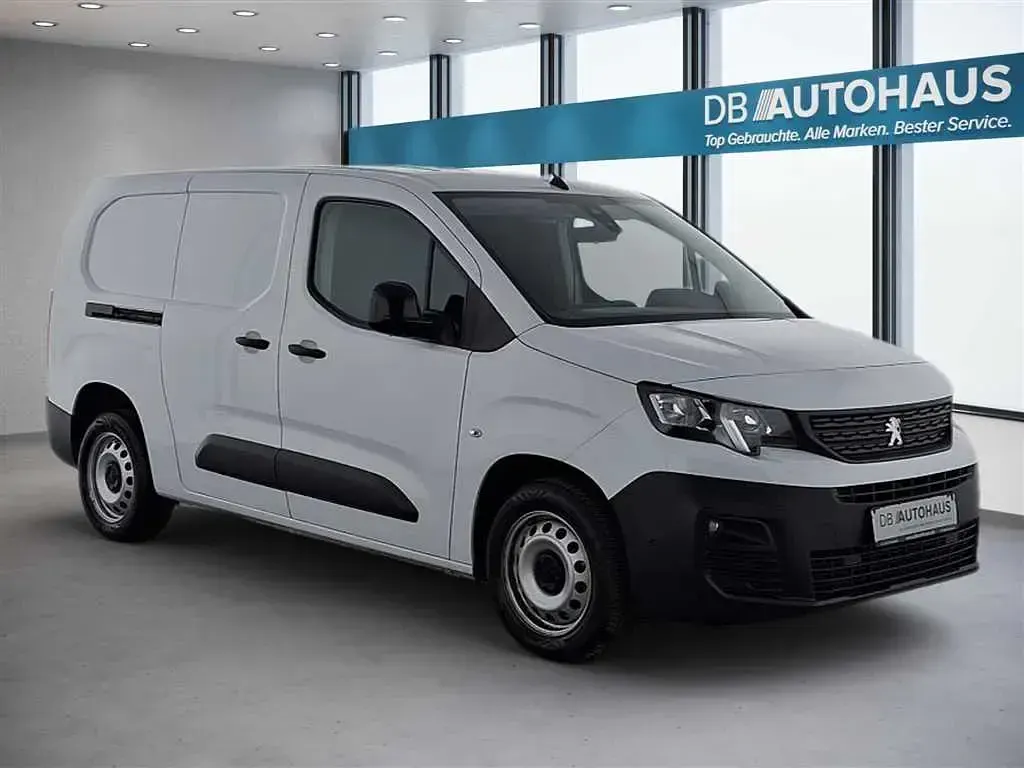 Gebraucht Peugeot Partner Premium 102 PS (75 kW) 2024 Weiß Van / Kleinbus