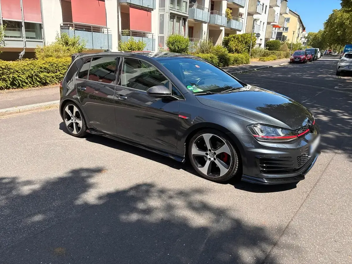 Gebraucht VW Golf VII GTI 220 PS (161 kW) 2013 Schwarz Limousine