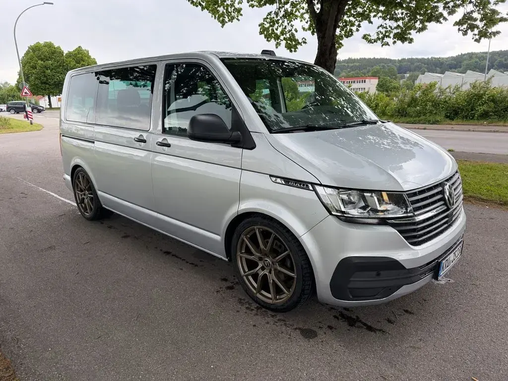 Gebraucht VW Multivan 150 PS (110 kW) 2021 Silber Van / Kleinbus