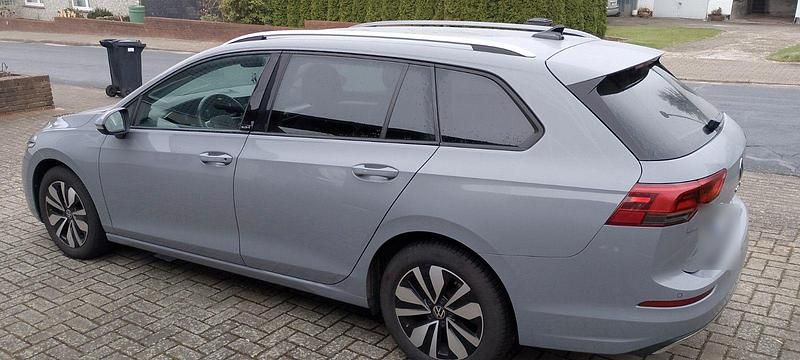 Gebraucht VW Golf VIII Move 110 PS (80 kW) 2023 Grau Kombi