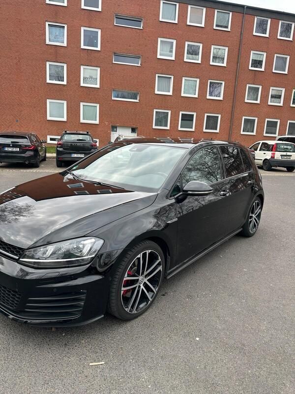 Schwarz Gebraucht 2015 VW Golf VII GTD Limousine | 14.300 € (Fairer Preis) - Bild 1/4